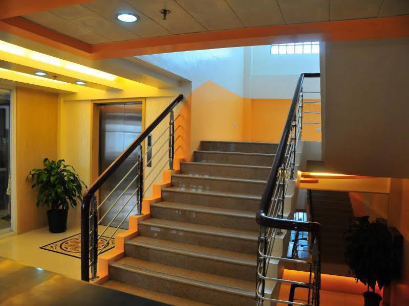City Center Hotel Багио Экстерьер фото