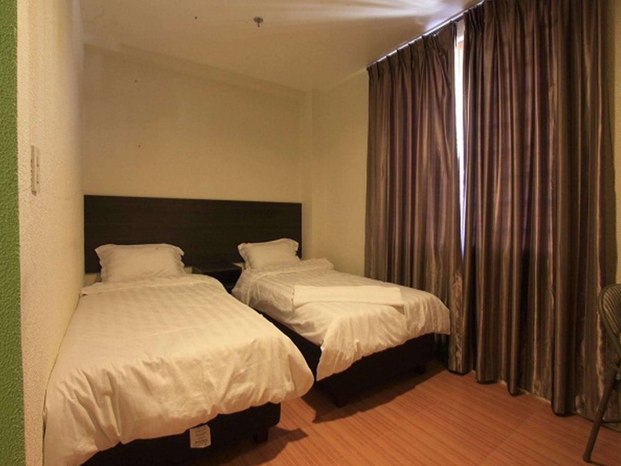 City Center Hotel Багио Экстерьер фото